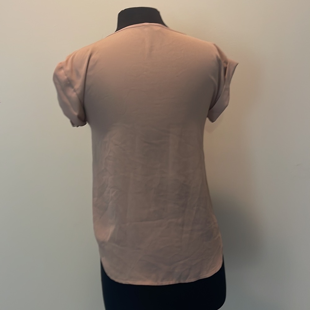 Chic Blouse - Picture 7 of 7